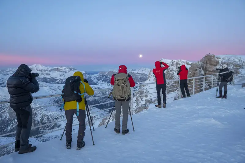 participants-lagazuoi-winter-group-experience