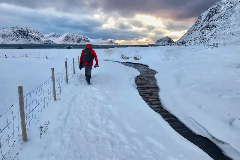 participant-lofoten-photography-tour-beach-snow