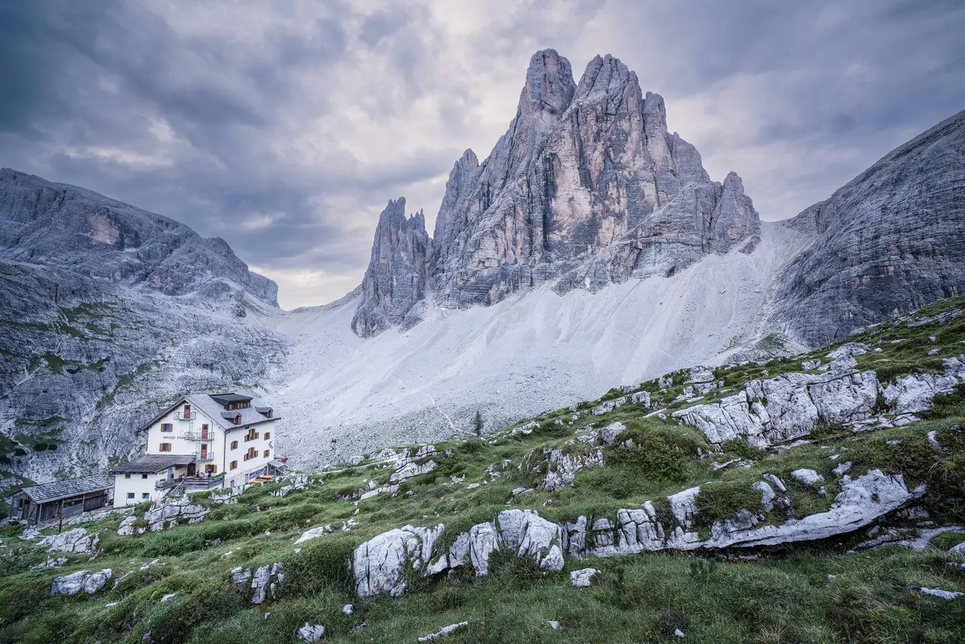 Rifugio Zsigmondy-Comici beneath Croda dei Toni in the Sesto Dolomites